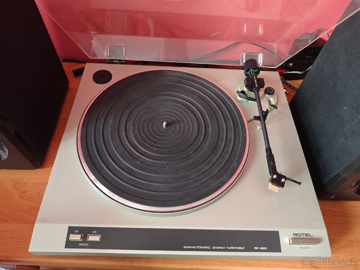 Rotel RP-820