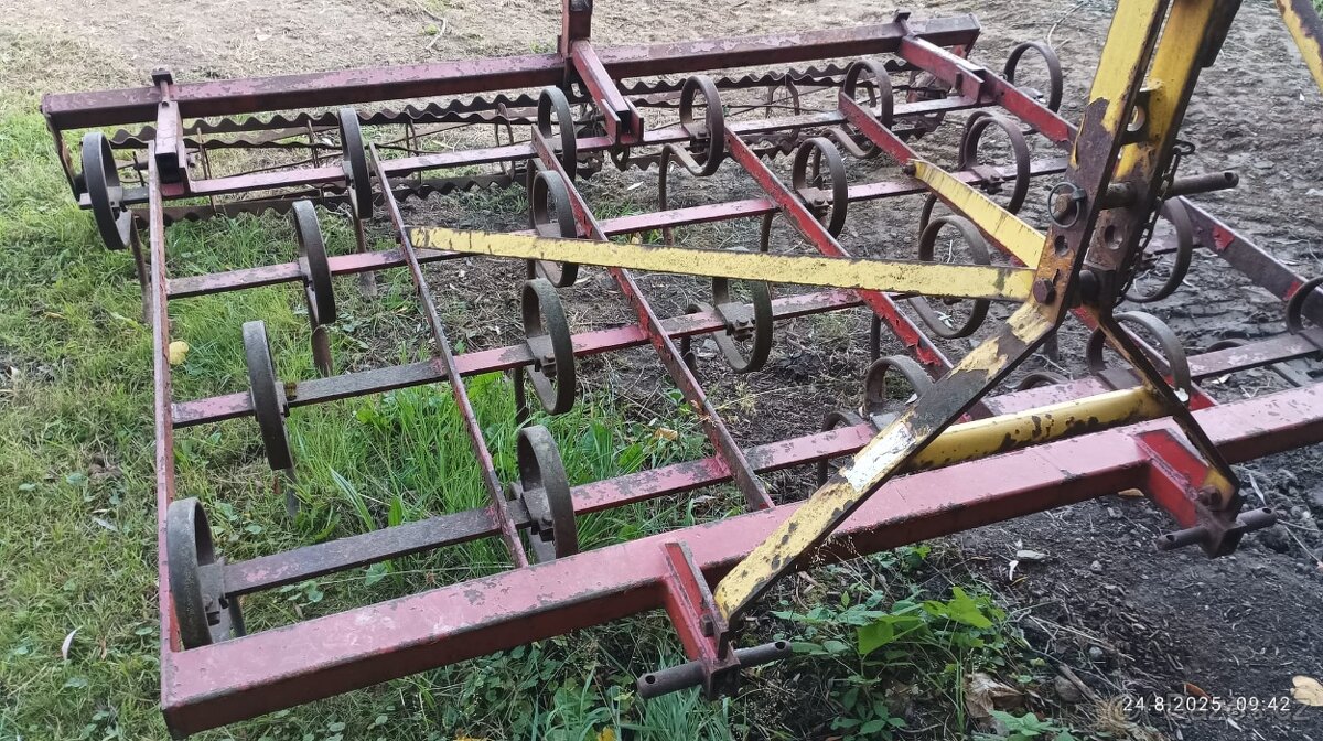 Kultivátor s drobicim válcem