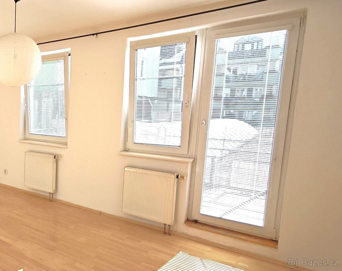 Prodám plastová okna