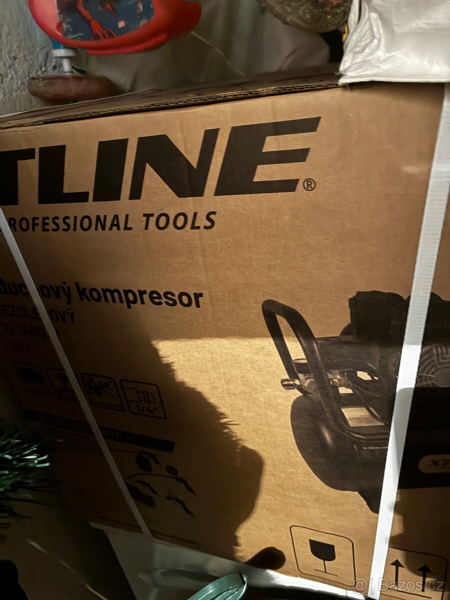 Kompresor XTLINE bezolejovy 2x1450W 50l