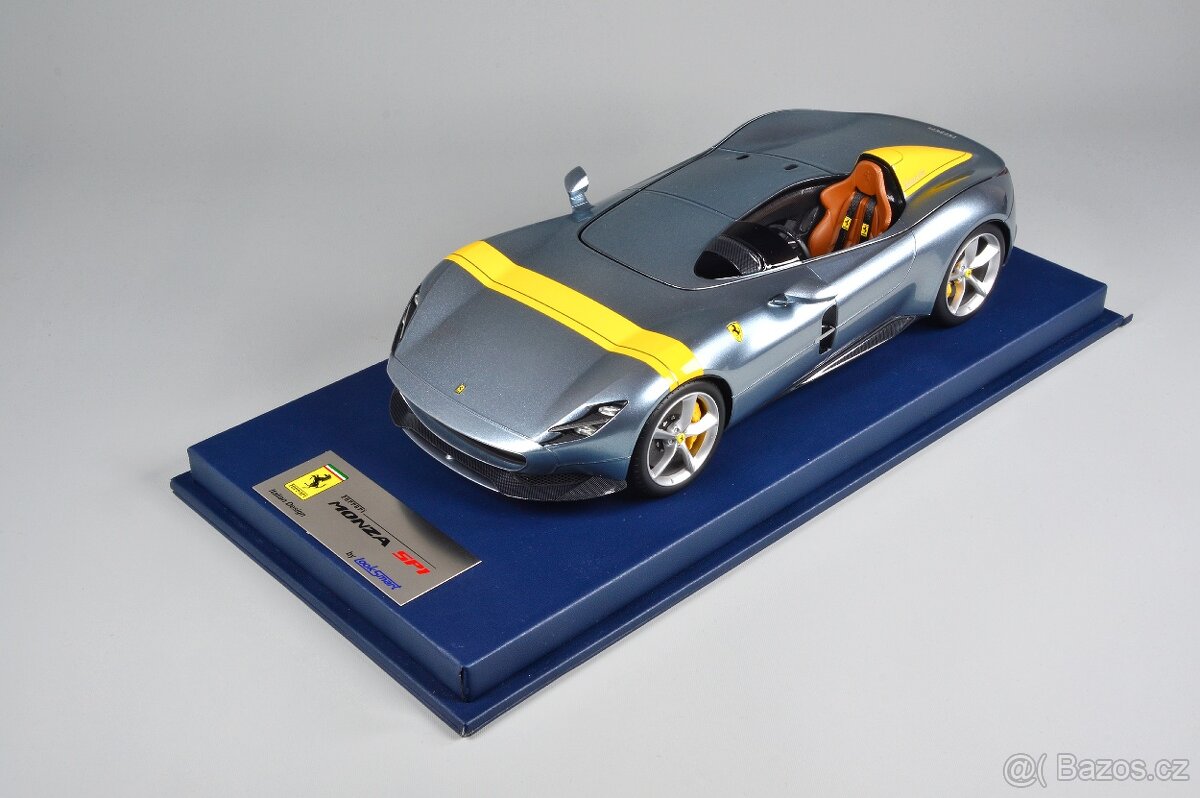 Ferrari Monza SP1 + vitrína 1:18