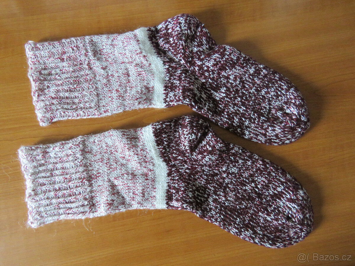 Ručně pletené vlněné ponožky - nové