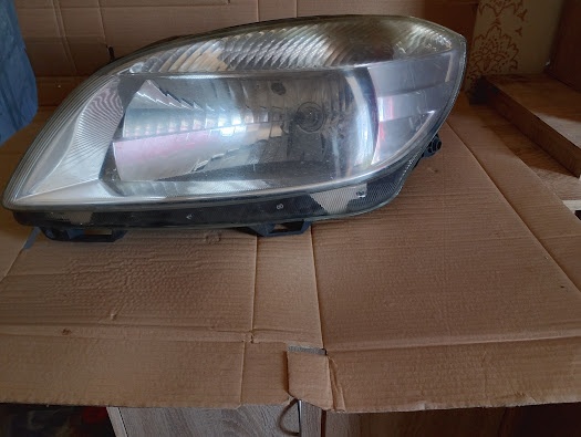 Škoda Fabia 2 přední světla