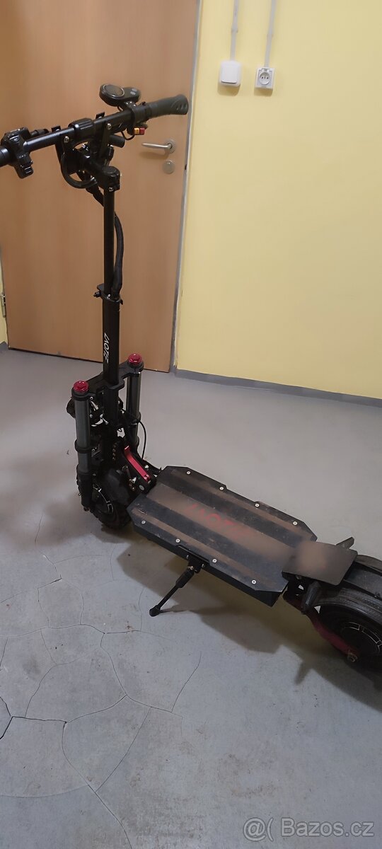 Elektrokoloběžka Laotie ti 30