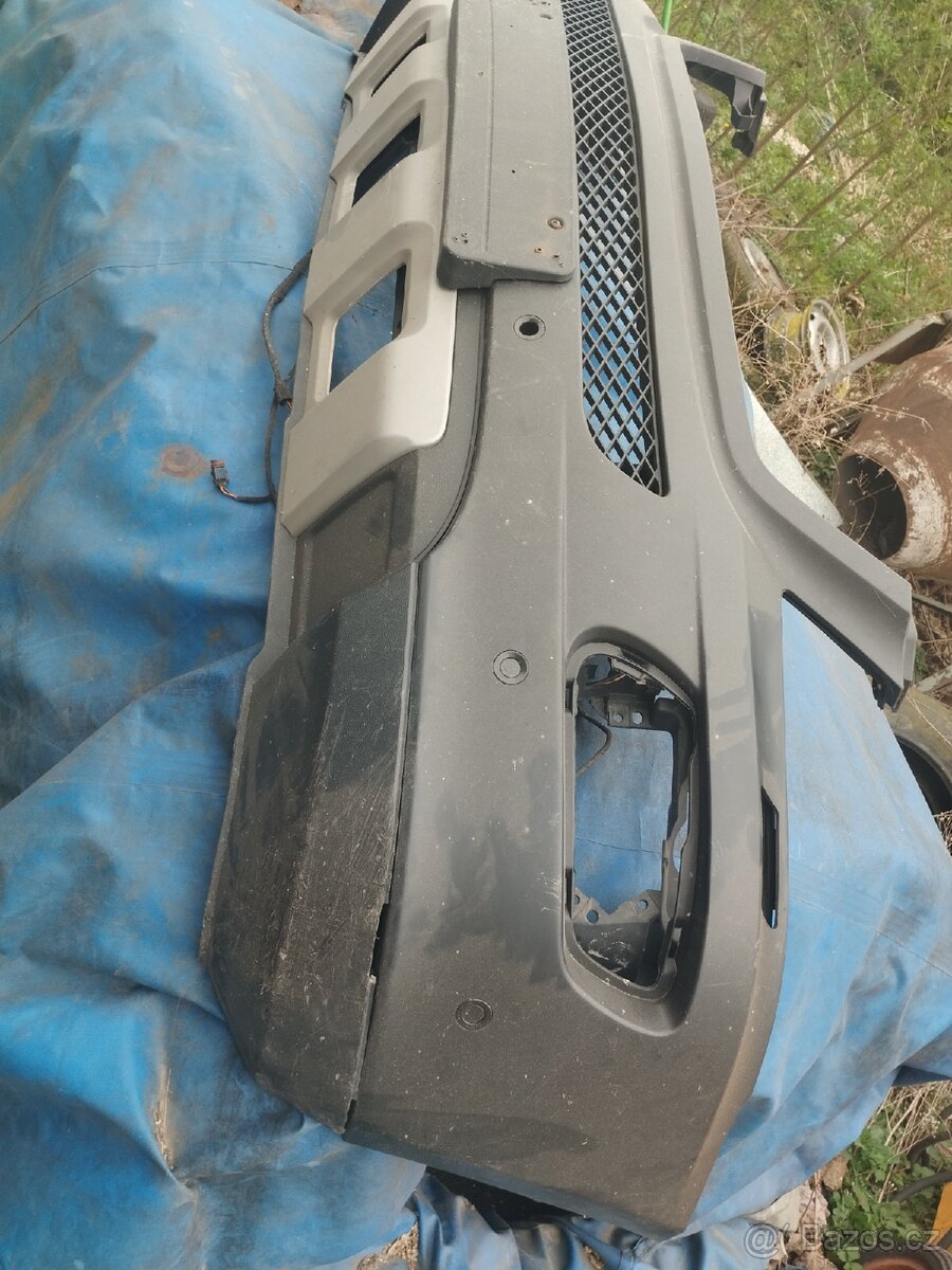 Přední nárazník na Mercedes ML 164