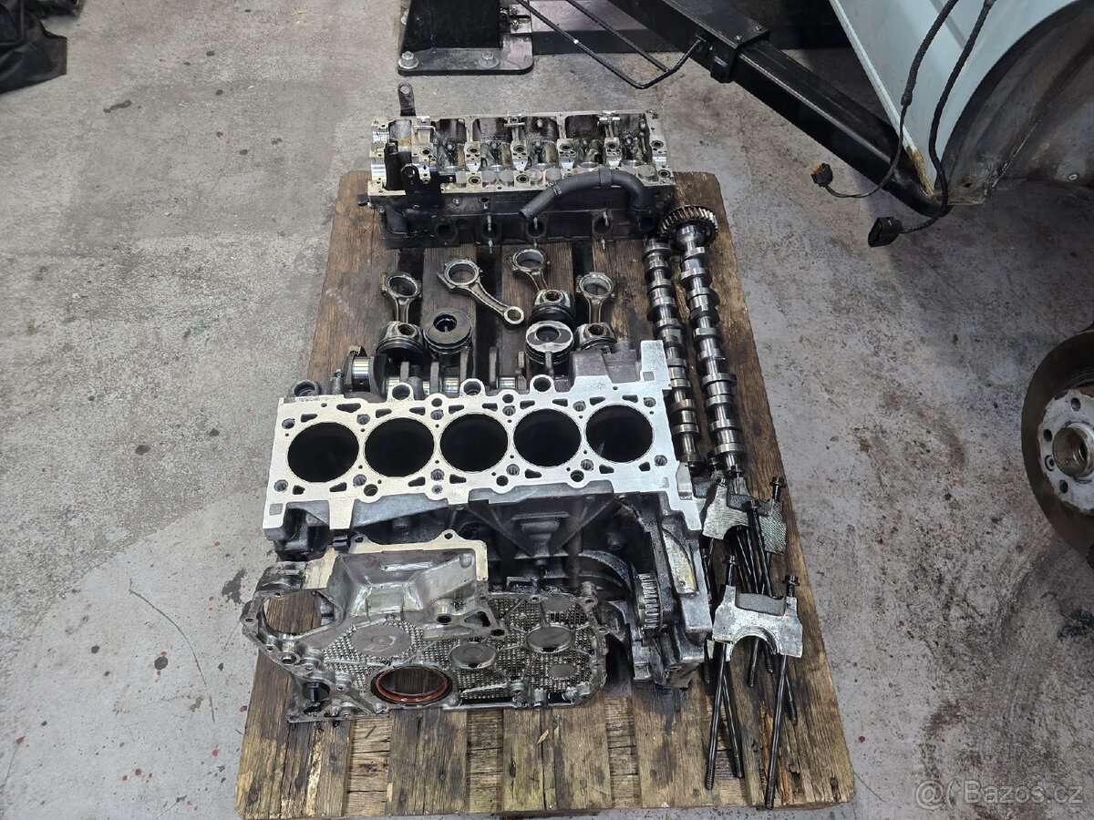 Motor VW T5 2,5 TDi 96kW kod BNZ po Go