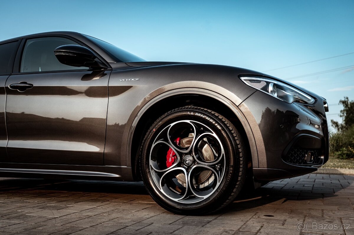 Alfa Romeo Stelvio Veloce 280 Q4 - TOP ZÁNOVNÍ STAV