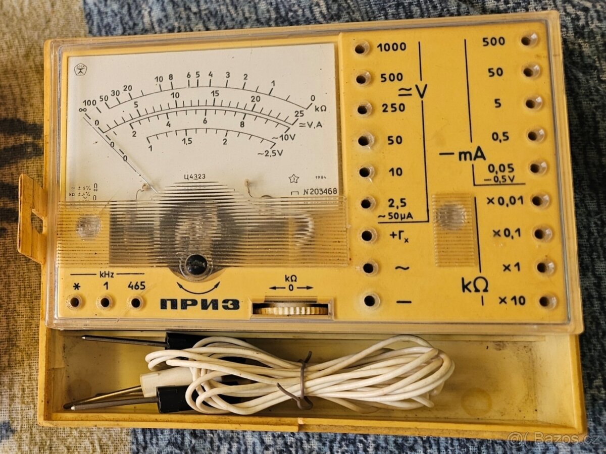 Voltmetr