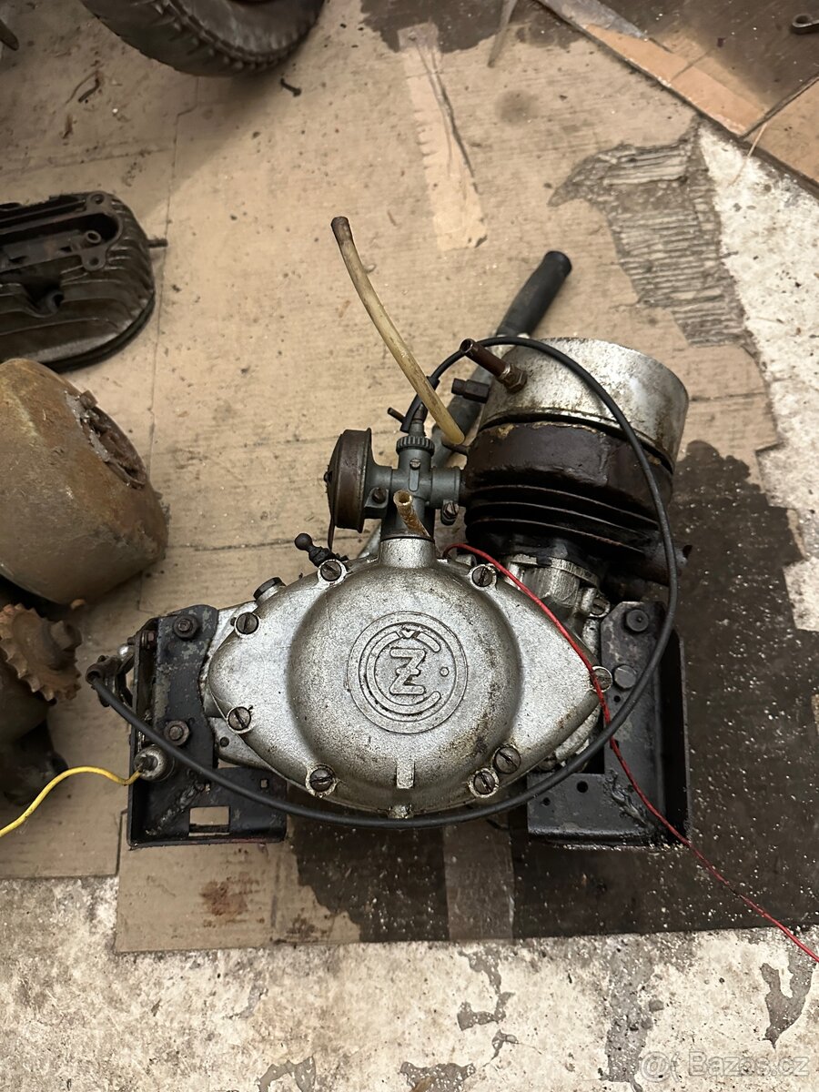 Čz 98 - motor