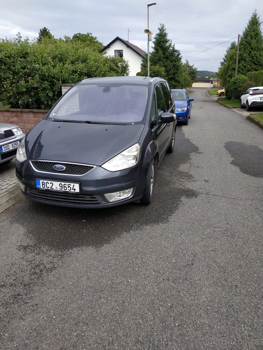 Prodám Ford Galaxy GHIA 7Mist - 103KW