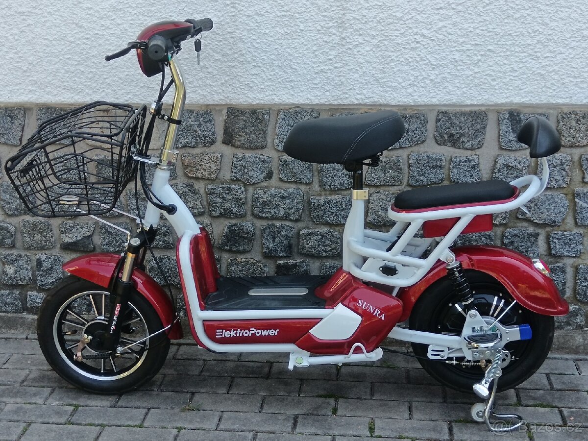 Prodám elektrokoloběžku.
