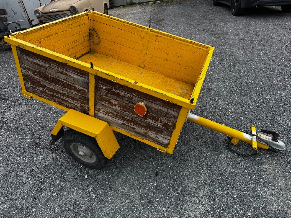 VOZÍK SPORT JACHT LPB 207 M 1.MAJITEL r.v. 1984
