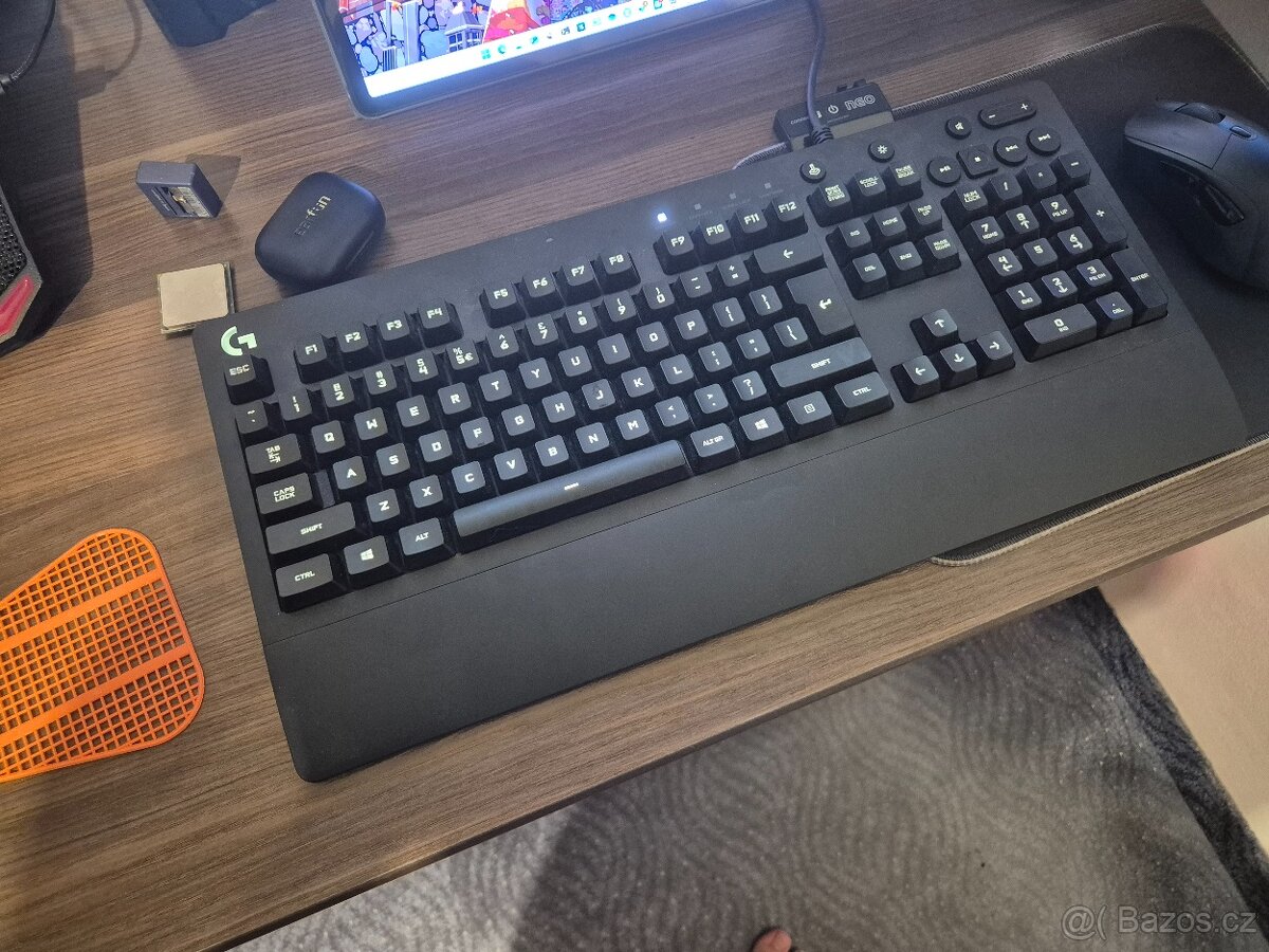 Logitech G213 - typ: membrána