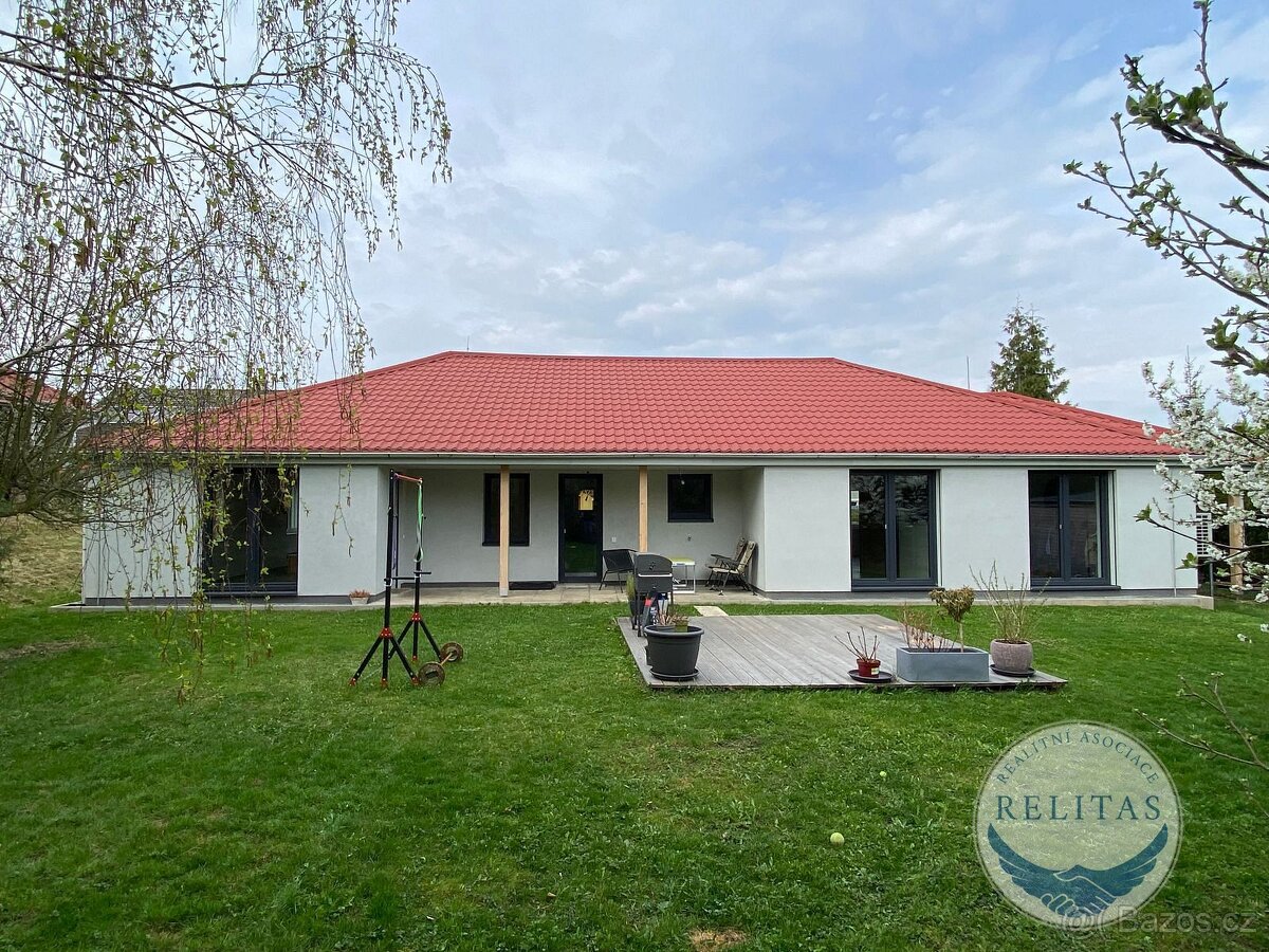 Pronájem rodinného domu 165 m², pozemky 915 m², Zbuzany