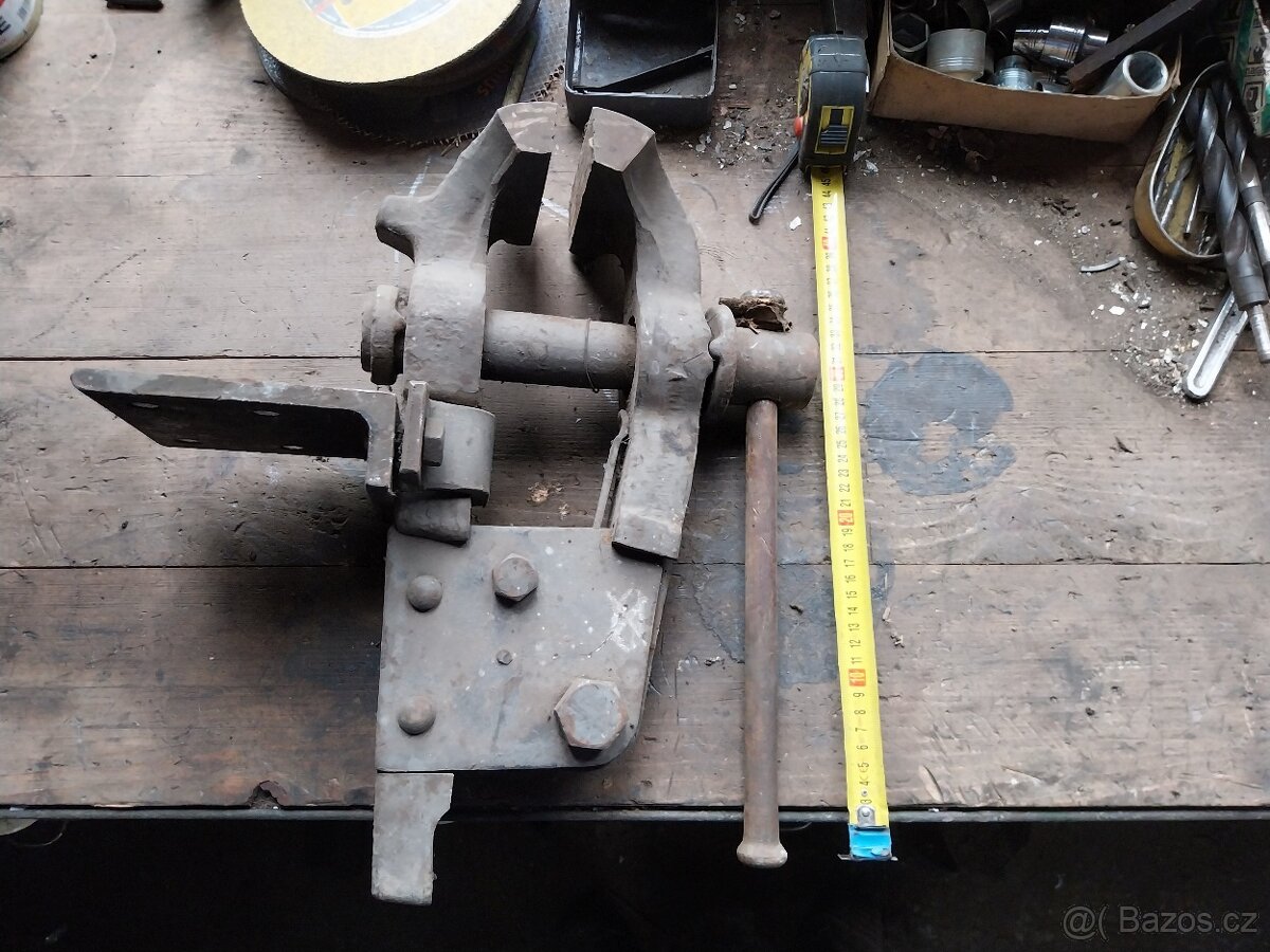 Nový nepoužitý kovářský svěrák