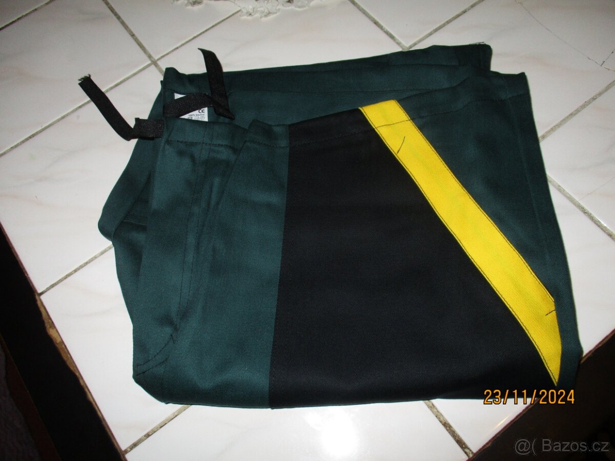 Montérkové kalhoty velikost 62