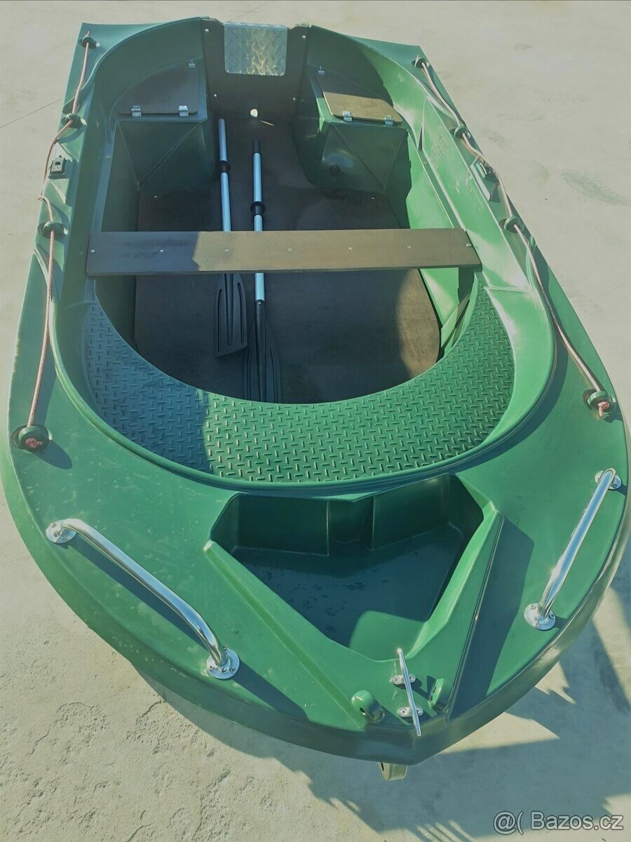 Plastovou loď Armor - Falco 360 deluxe