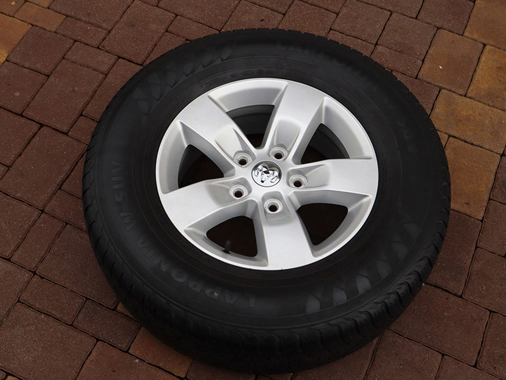 17" 5x139,7 DODGE RAM ORIGINÁL ZIMNÍ SADA