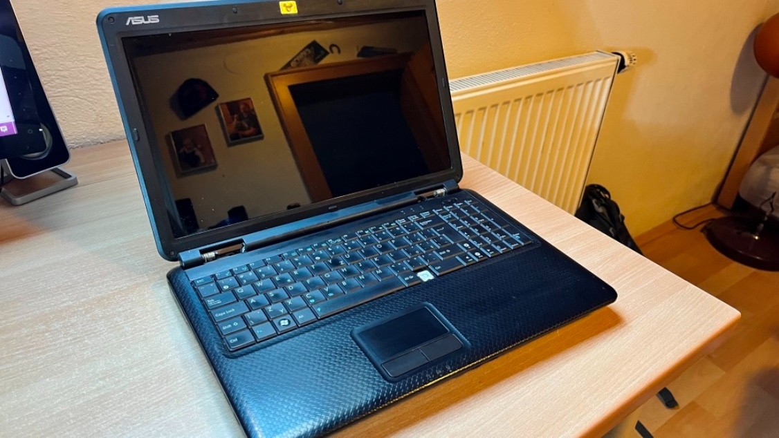ASUS K50I - Nefunkční