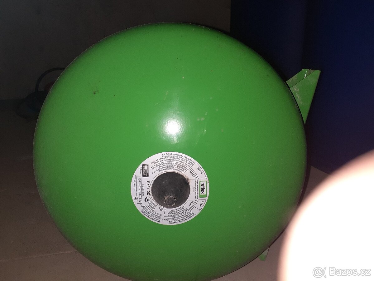 Expanzní nádrž 33l