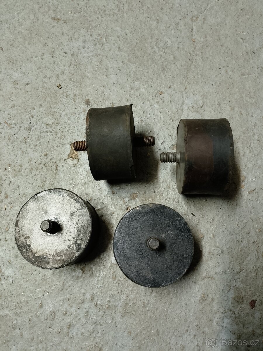 Škoda 105L 120L silenbloky motoru