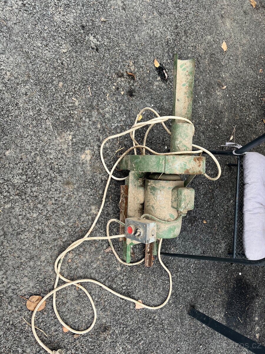 Řezačka na kopřivy