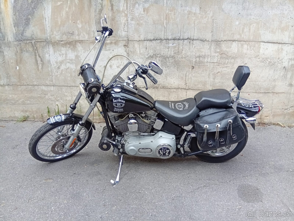 HARLEY - DAVIDSON černý FXST SOFTAIL STANDARD FXST