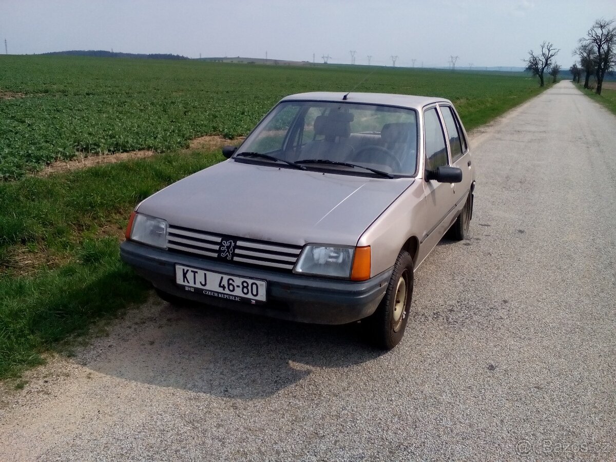 Peugeot 205 XT