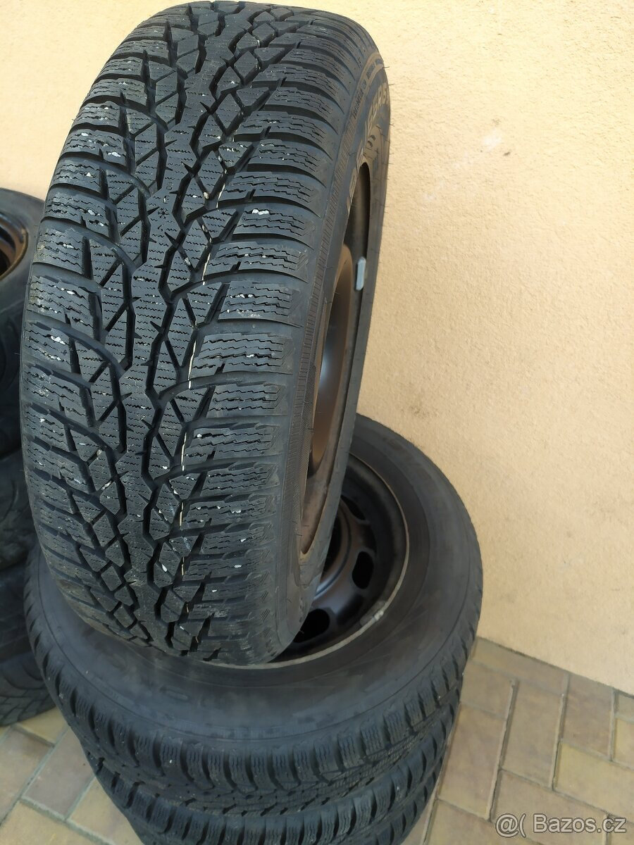 Zimní pneu na discích 195/65 R15, rozteč 4x108