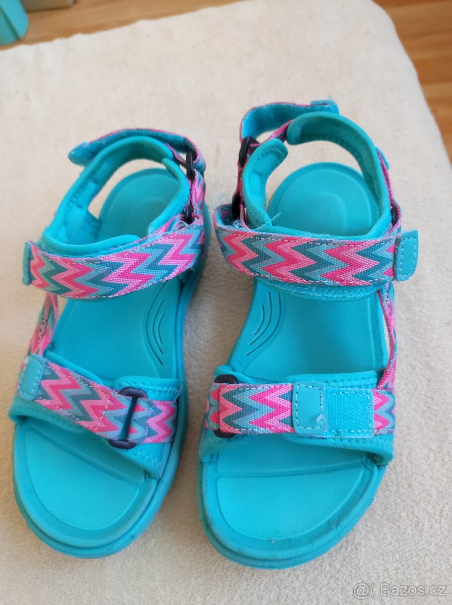 Dětské sandály 32 skoro nové