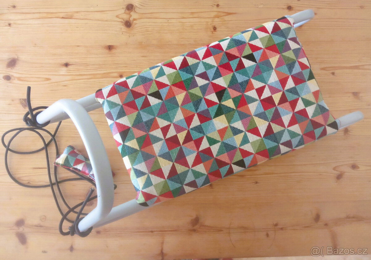 Sáňky retro v novém kabátku