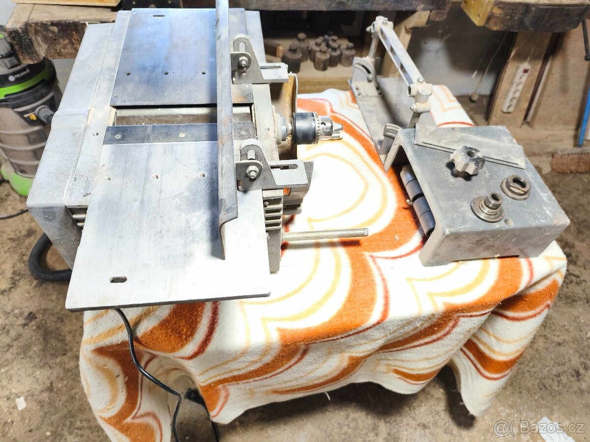 3 DŘEVOOBRÁBĚCÍ STROJE