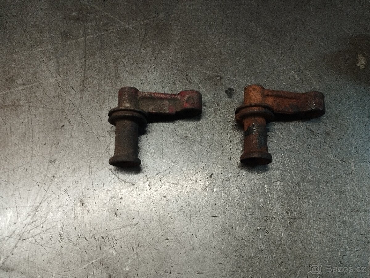 Držáky výfuku Tatra 603