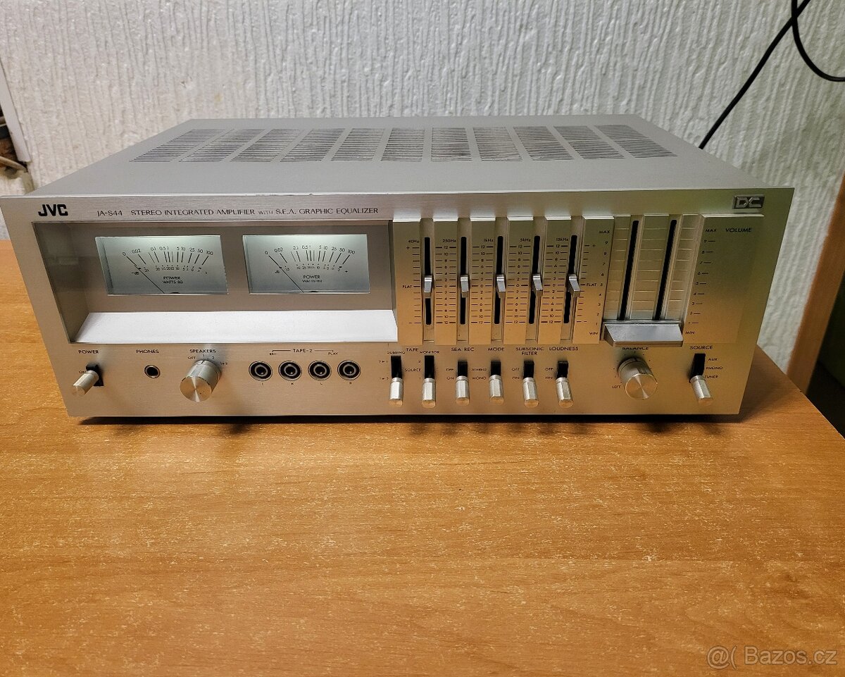 JVC  JA-S44