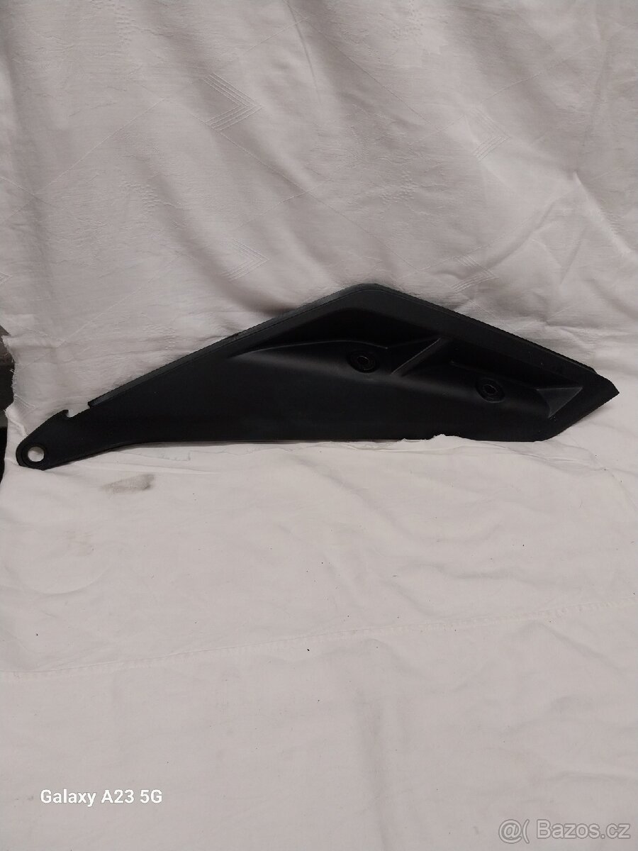 Podsedadlový plast KTM Duke 390