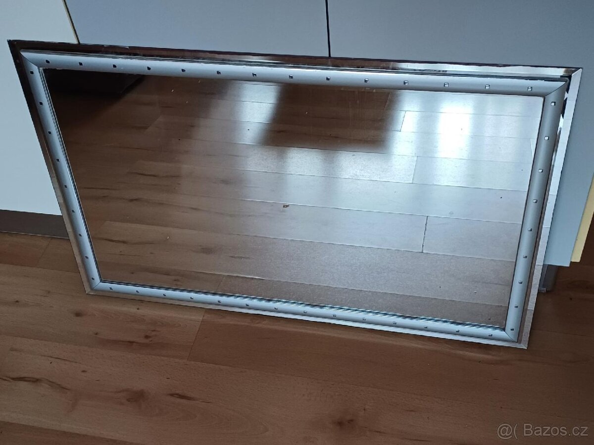 Zrcadlo koupelnové nástěnné 98 x 63 cm