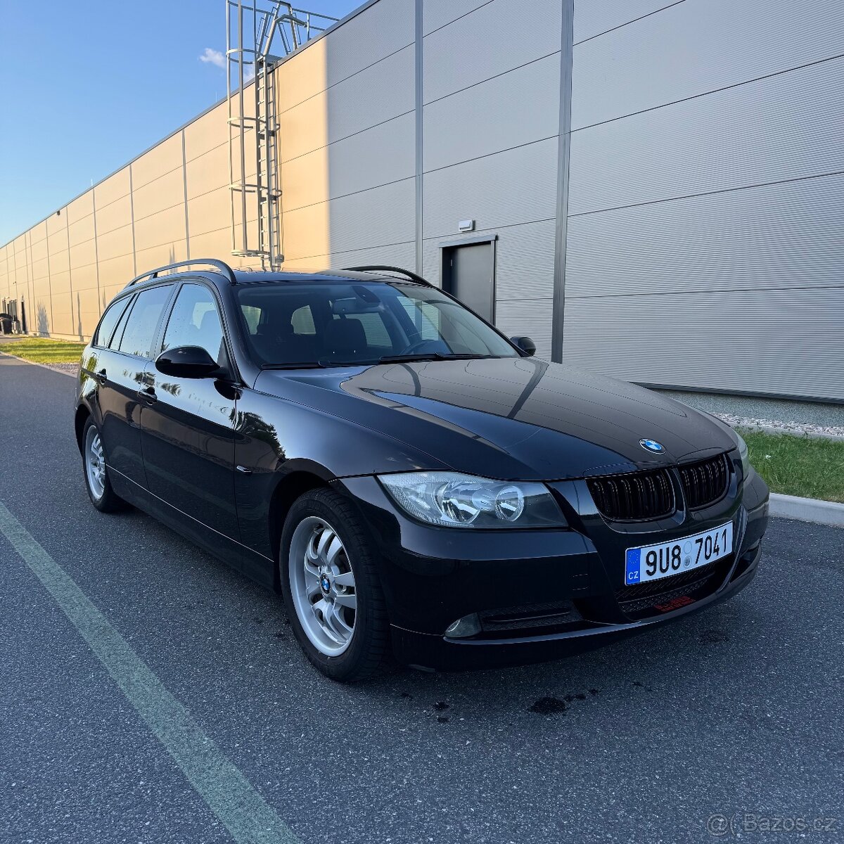 BMW E91 318i NÍZKÝ NÁJEZD, PANORAMA, TAŽNÉ