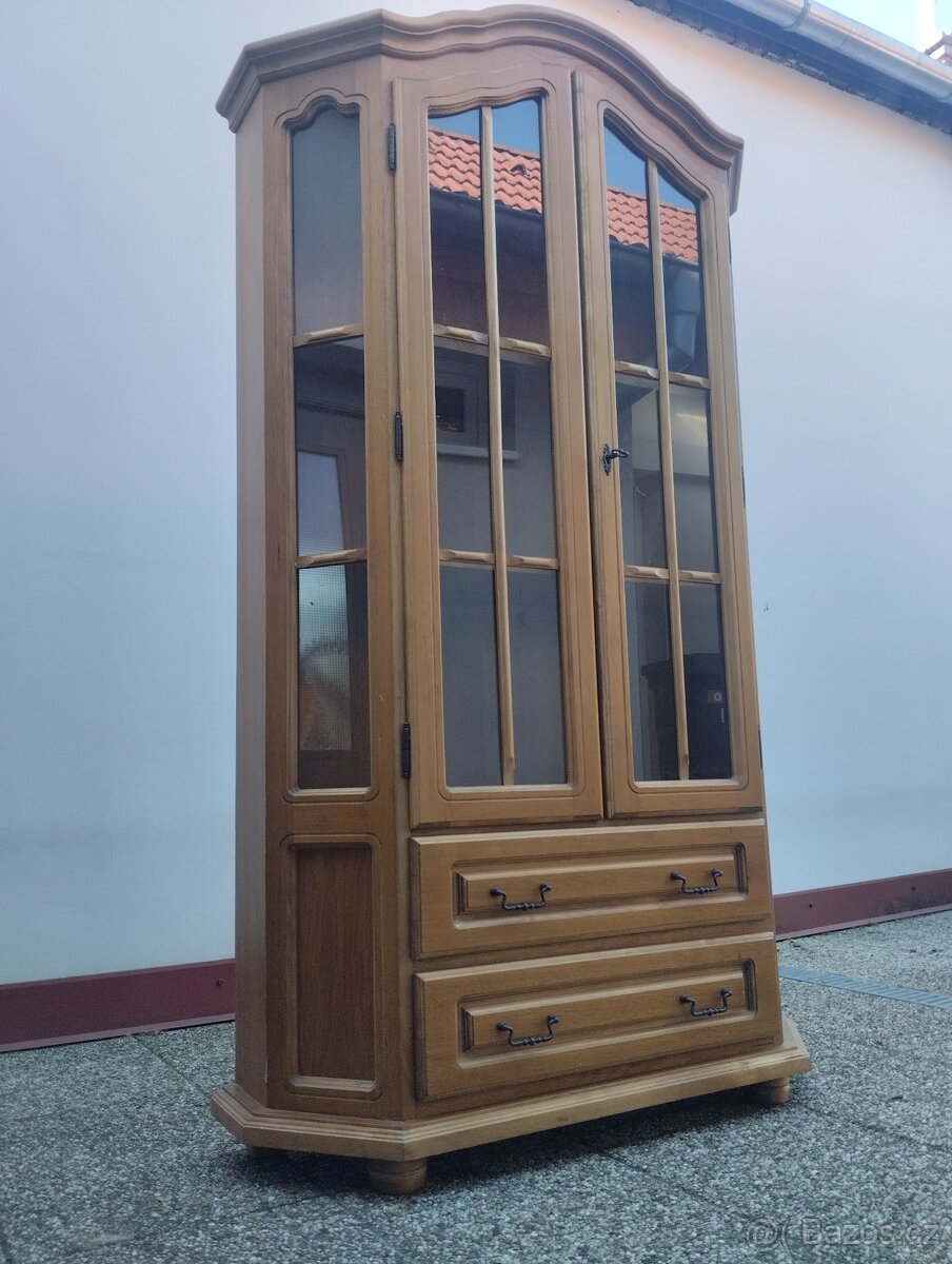 Rustikální vitrína 1ks nebo 2 ks, masív, skříň