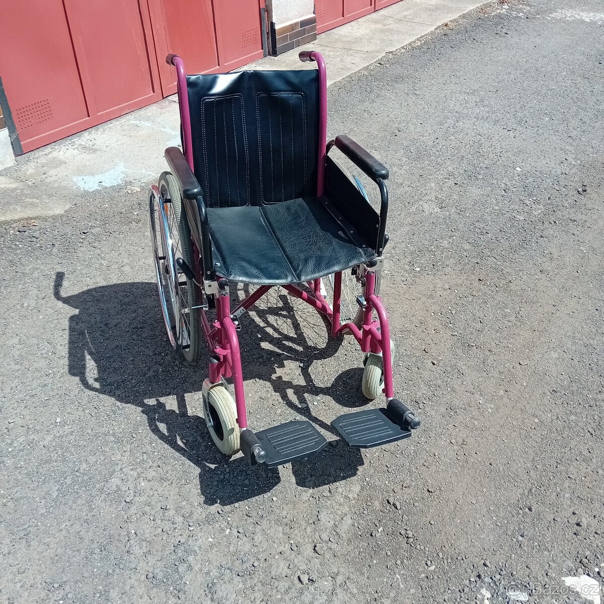 Invalidní vozík