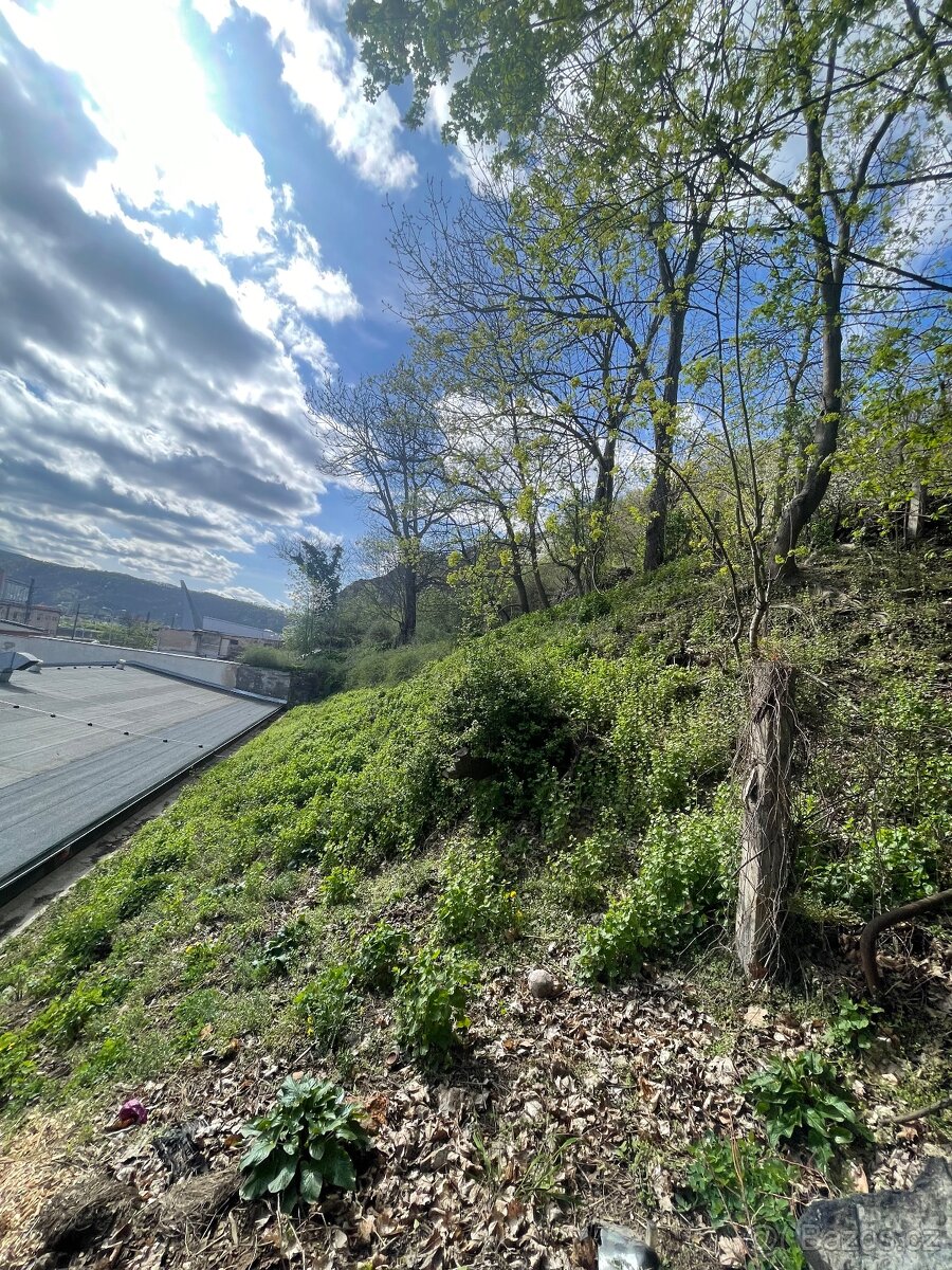 Prodej komerčního pozemku 448 m² Ústí nad Labem
