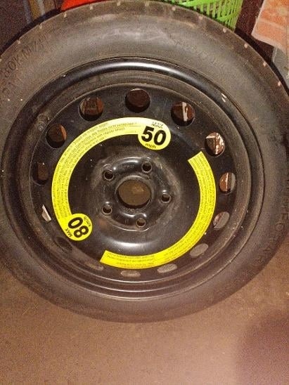 Nabízím rezevní disk obuy pneumatikou 125 70