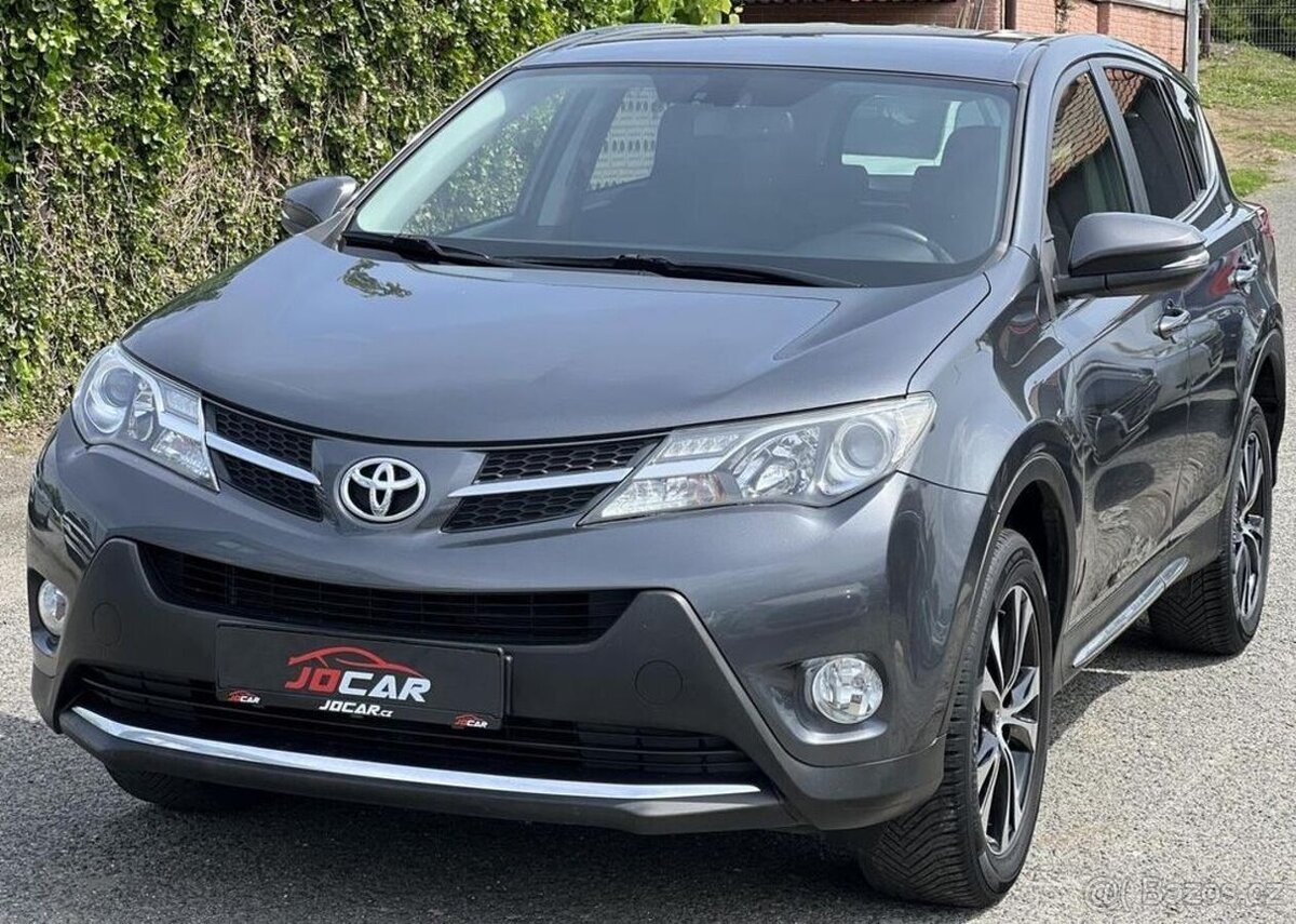 Toyota Rav4 2.0D D4D 4x4 KAMERA TEMPOMAT manuál 91 kw
