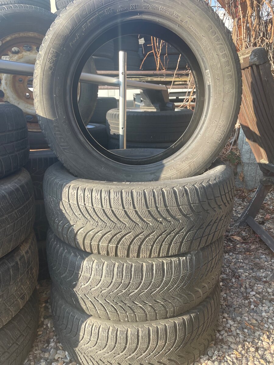Prodám zimní pneu 205/55 R16