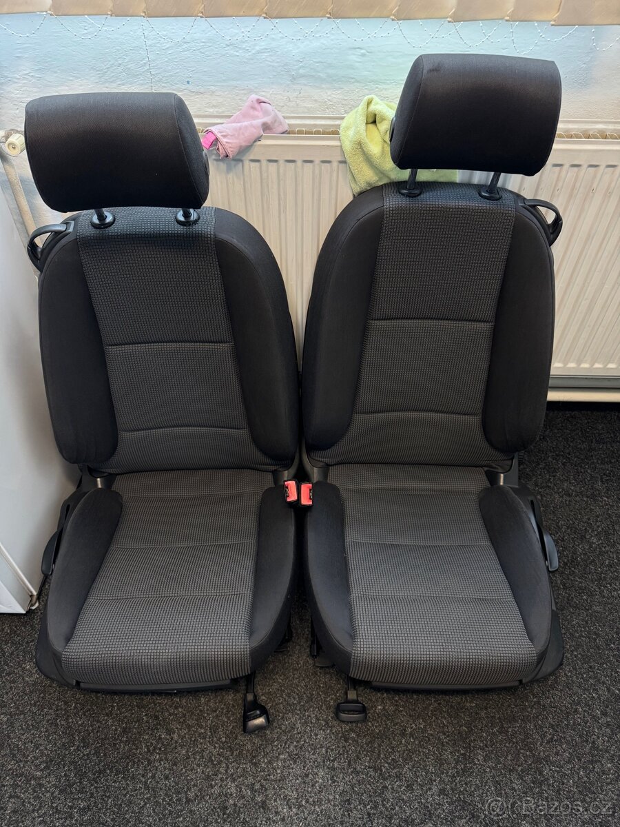 Prodám kompletní interiér/sedačky/bočnice Audi A3 8P