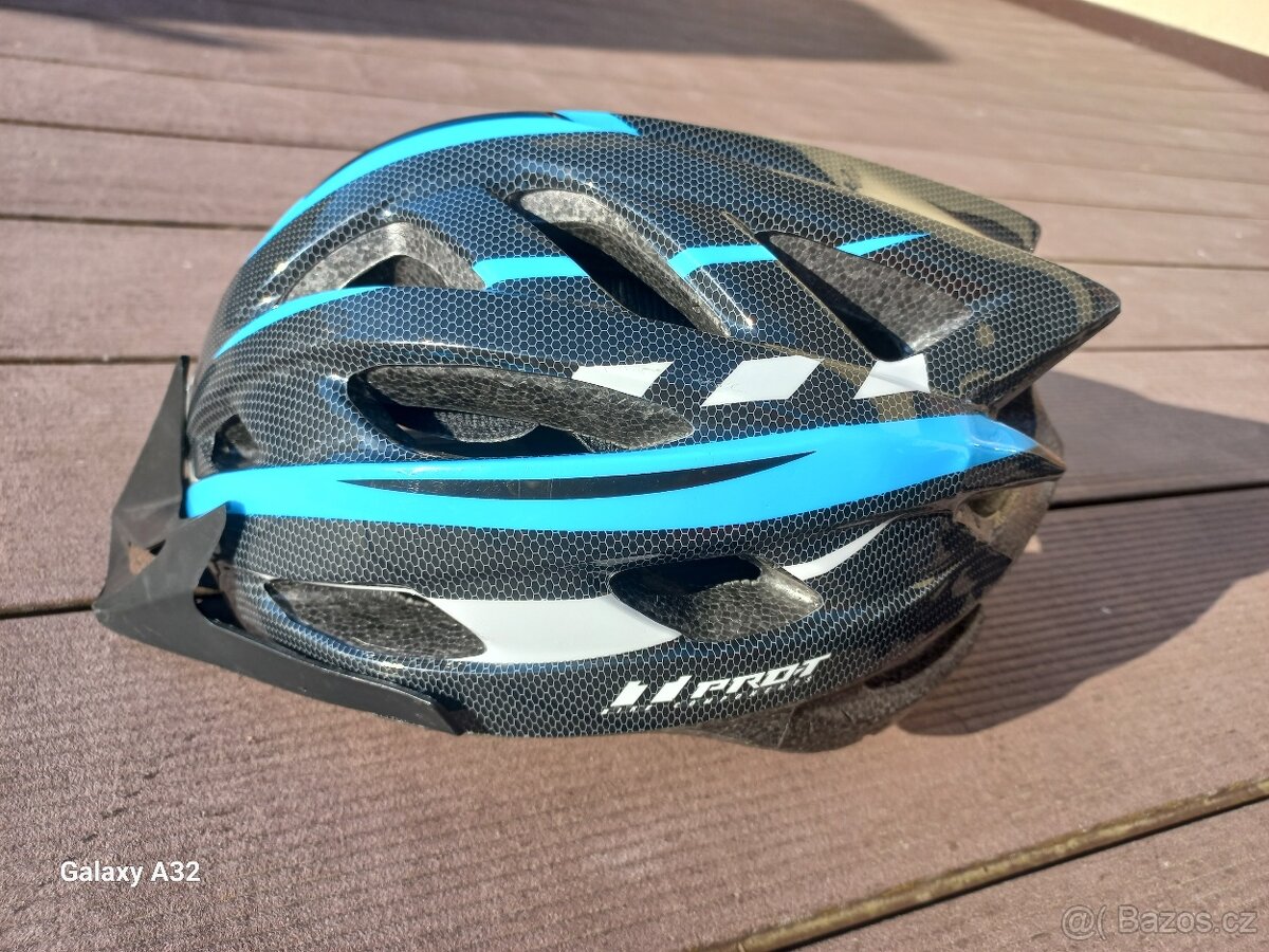 Cyklistická helma