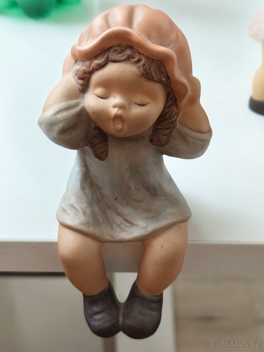 Porcelánová figurka Nina Goebel - signováno Limpke