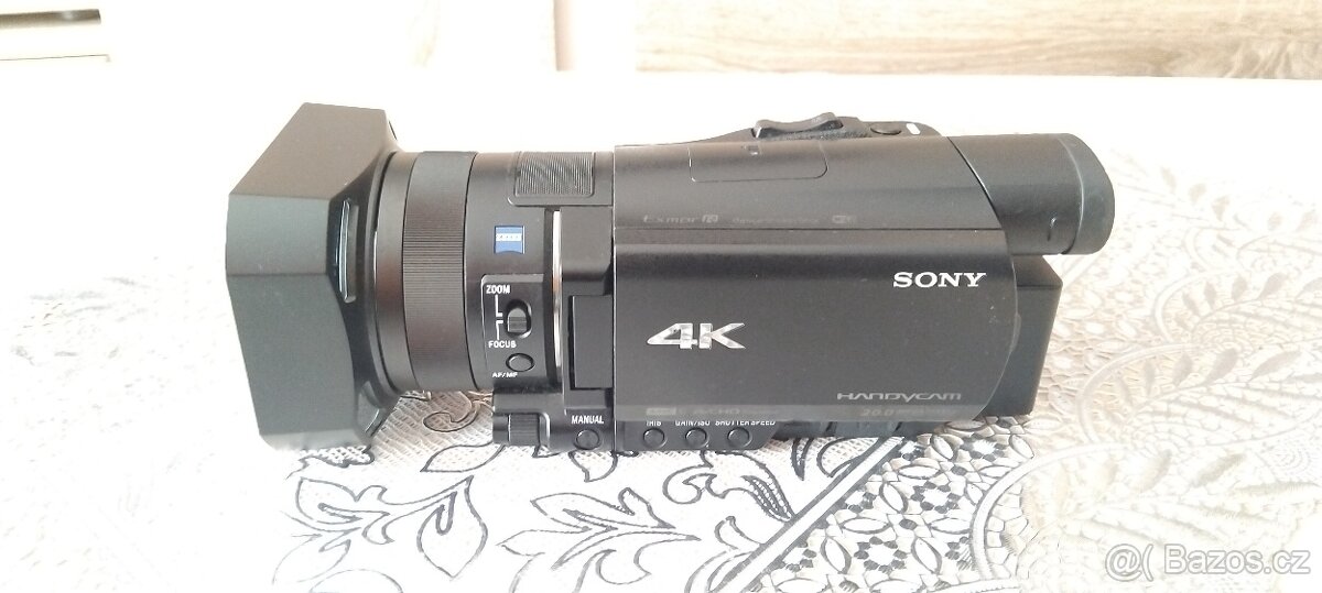 Sony HandyCam FDR-AX100E
