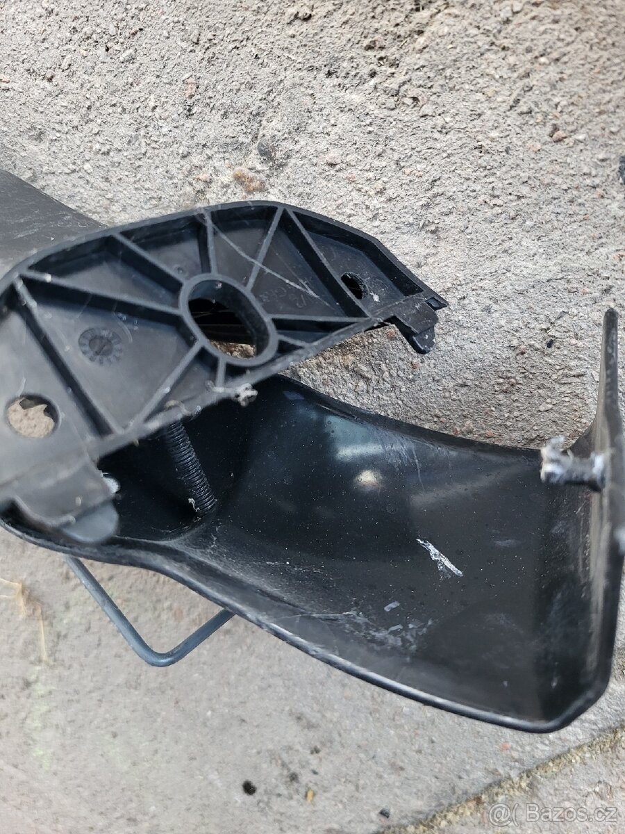 Renault příčníky