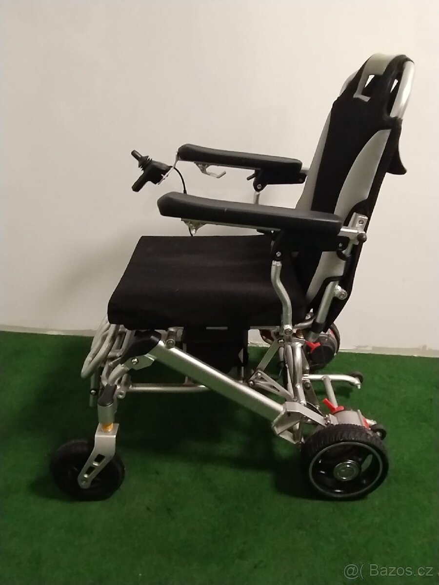 Invalidní elektrický vozík v záruce
