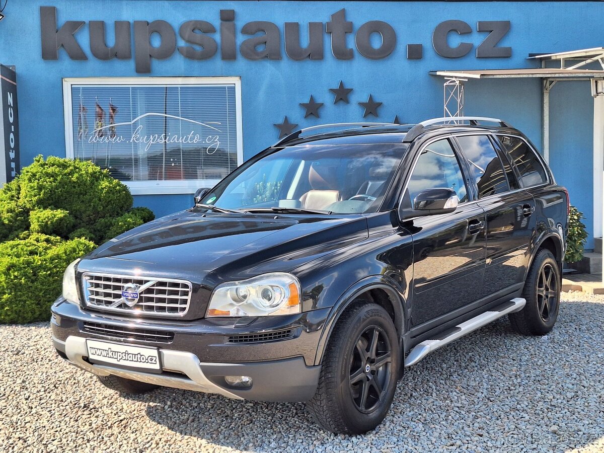 Volvo XC90, D5 7. míst MANUÁL